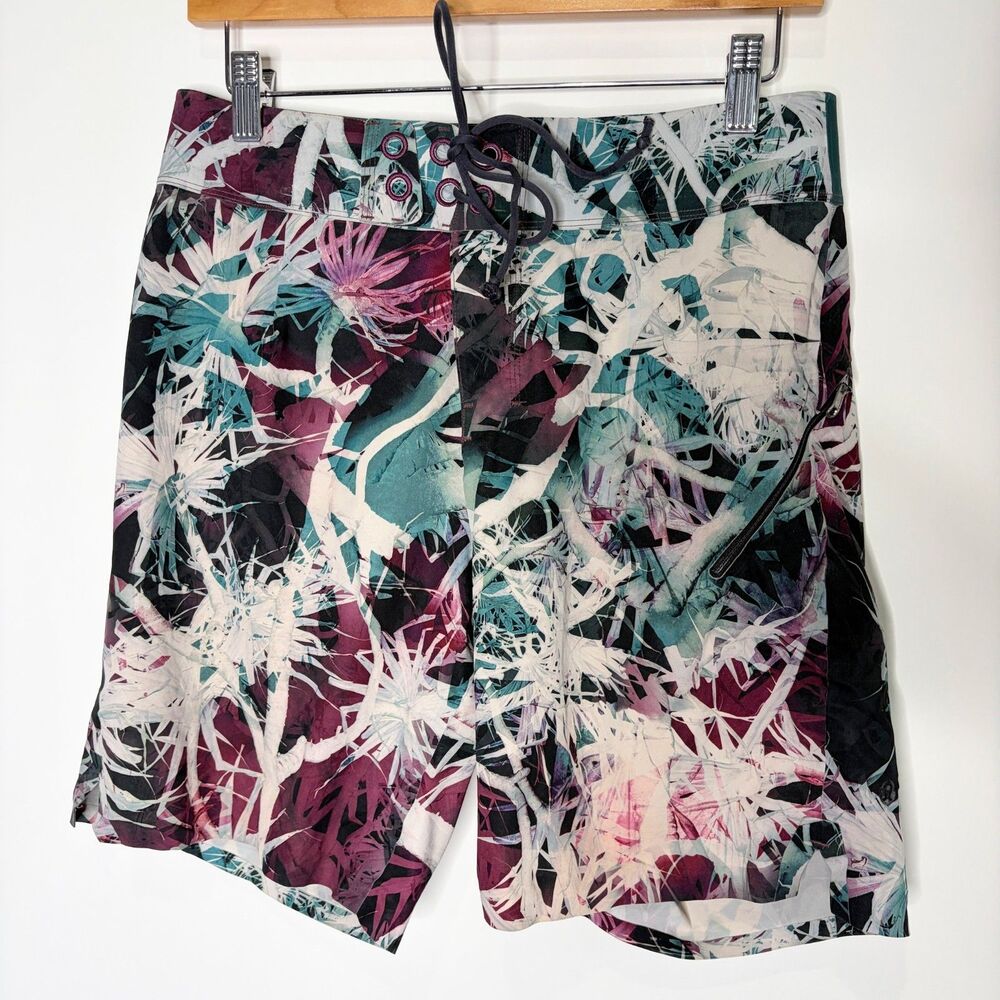 Lululemon Current State Board Swim Shorts Palms White Red Green Men Size 30
